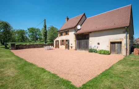 G&icirc;te n&deg;1548 Saint-Christophe-en-Brionnais - Sa&ocirc;ne-et-Loire - photo