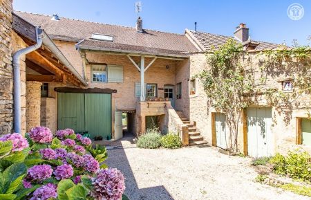 G&icirc;te n&deg;3179 Ameugny - Sa&ocirc;ne-et-Loire - photo