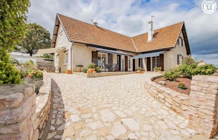 G&icirc;te n&deg;3243 Saint-Martin-sous-Montaigu - Sa&ocirc;ne-et-Loire - photo