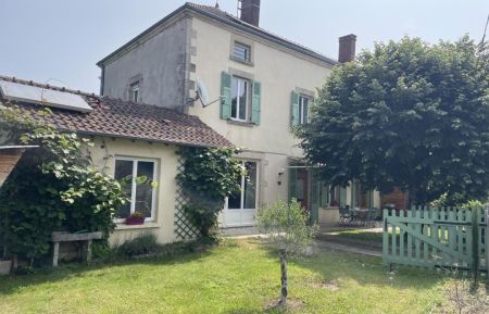 G&icirc;te n&deg;3295 Dompierre-les-Ormes - Sa&ocirc;ne-et-Loire - photo