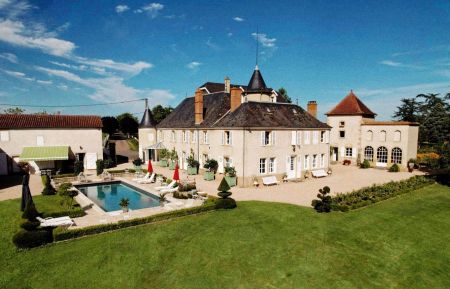G&icirc;te n&deg;3388 Montceaux-l'&Eacute;toile - Sa&ocirc;ne-et-Loire - photo