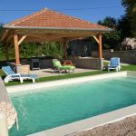 piscine chauff&eacute;e avec volet roulant de protection pour les enfants (profondeur 1m50)